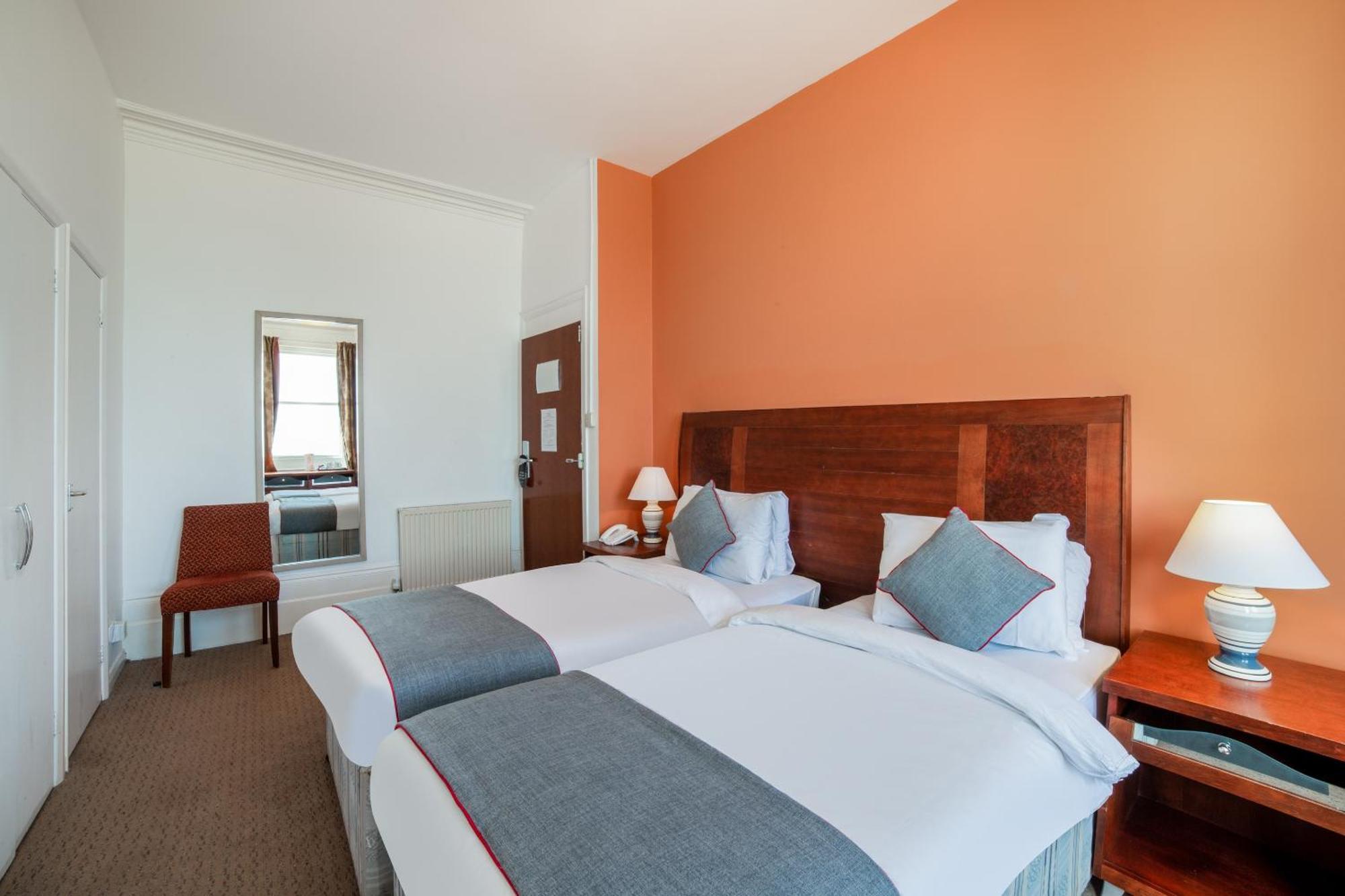 The Strand Hotel Истбурн Экстерьер фото