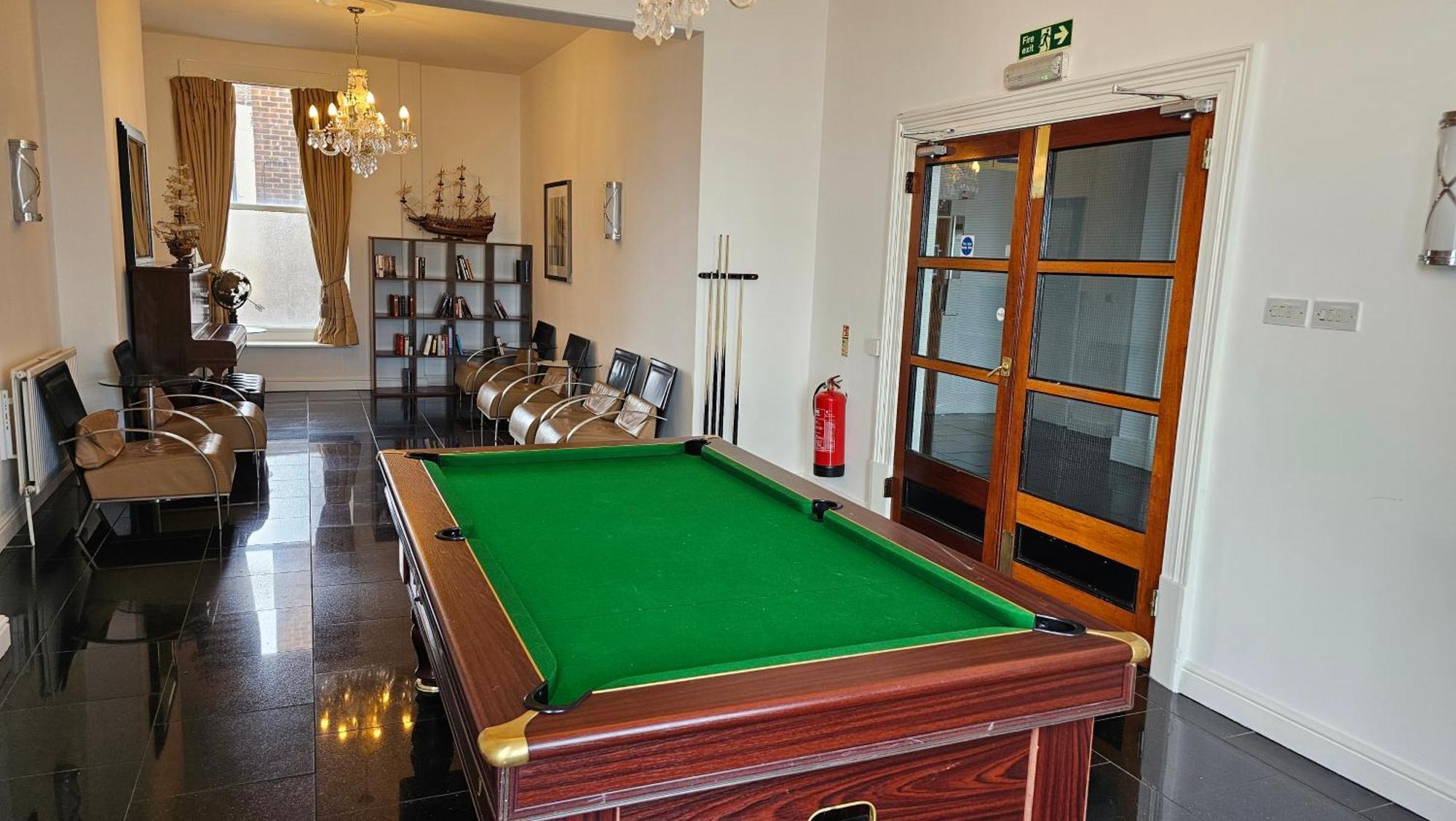 The Strand Hotel Истбурн Экстерьер фото