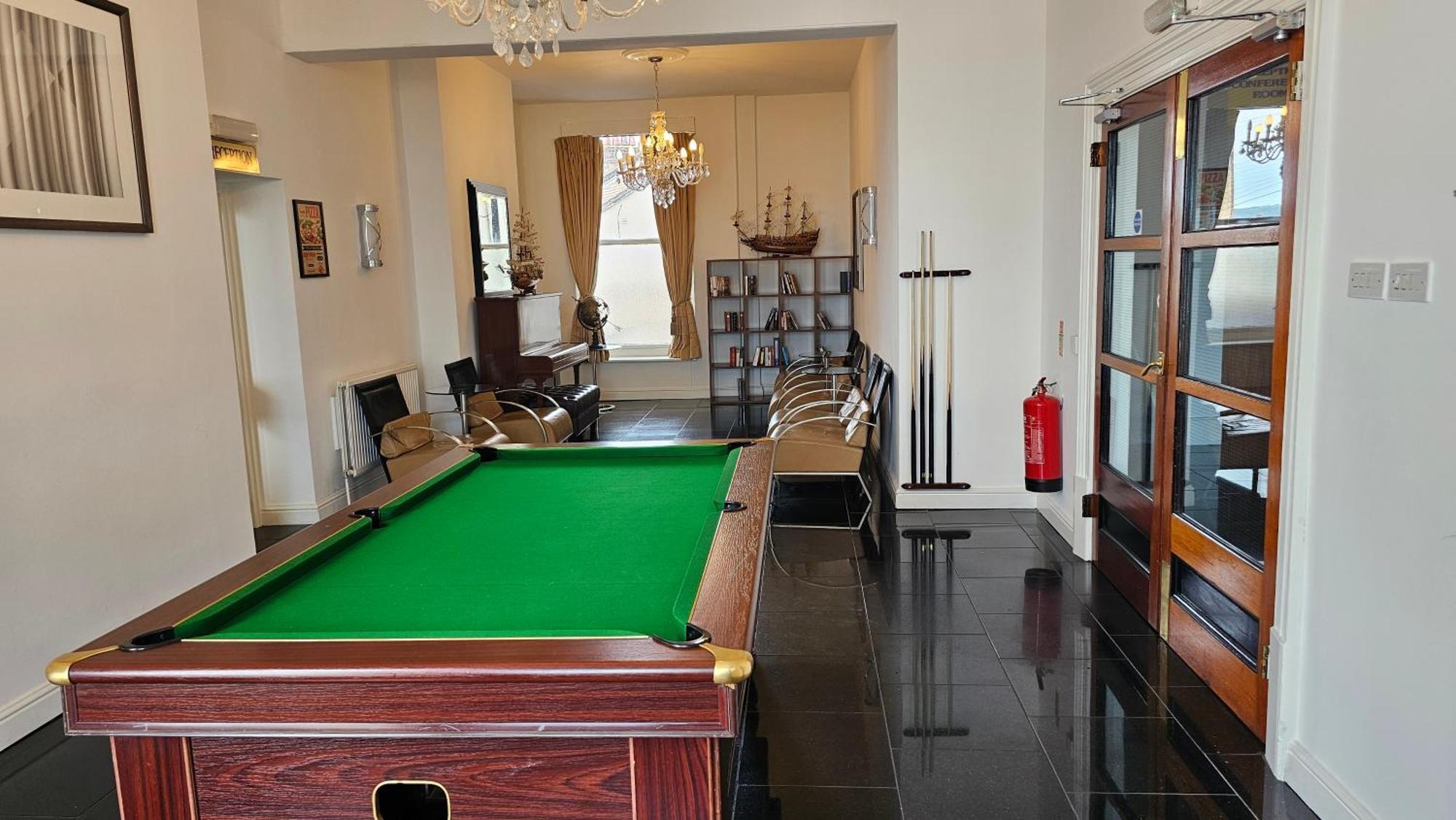 The Strand Hotel Истбурн Экстерьер фото