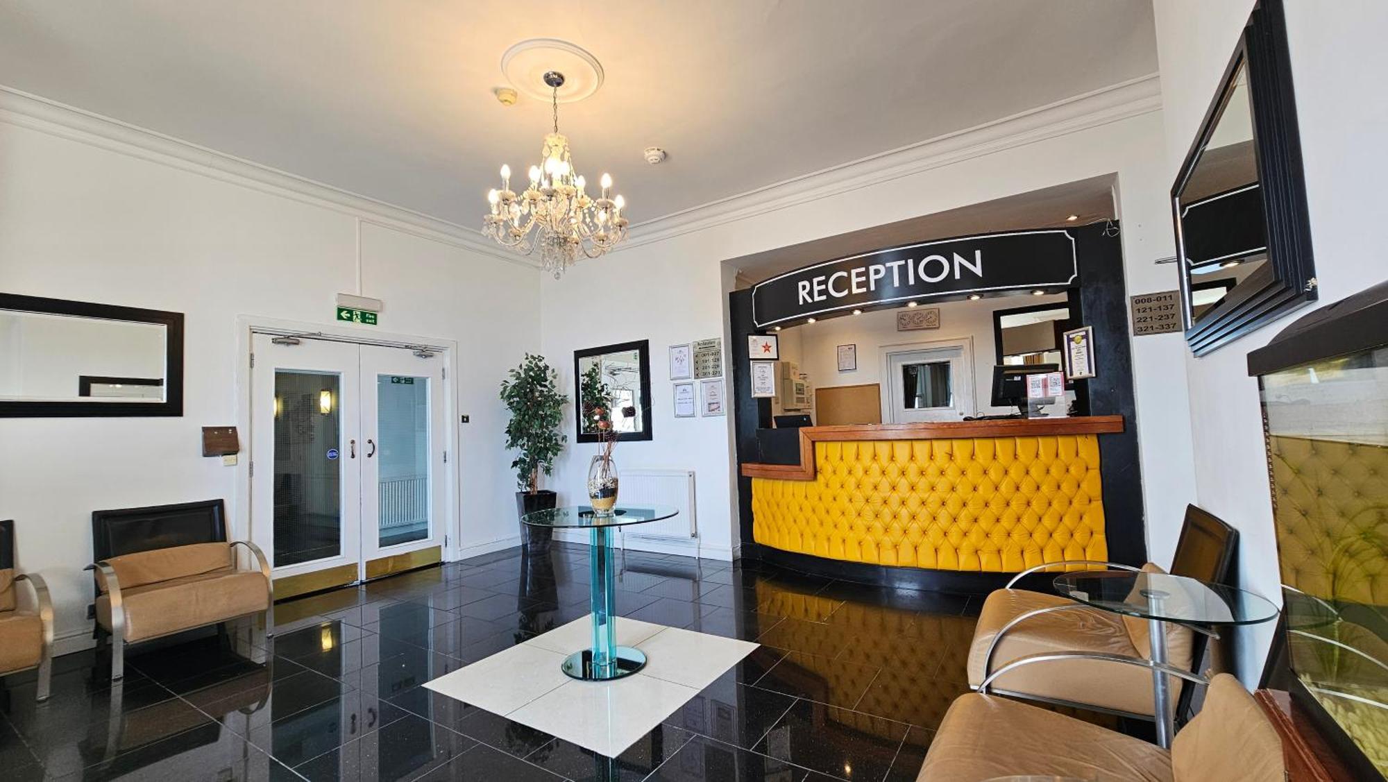 The Strand Hotel Истбурн Экстерьер фото